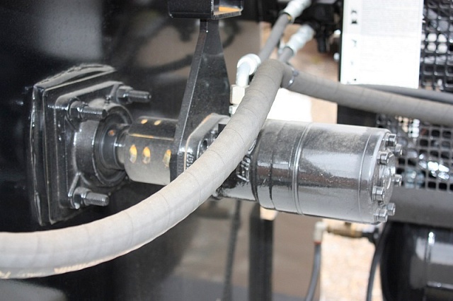 Техническое обслуживание оборудования: Машины для нанесения герметизирующего покрытия на асфальт